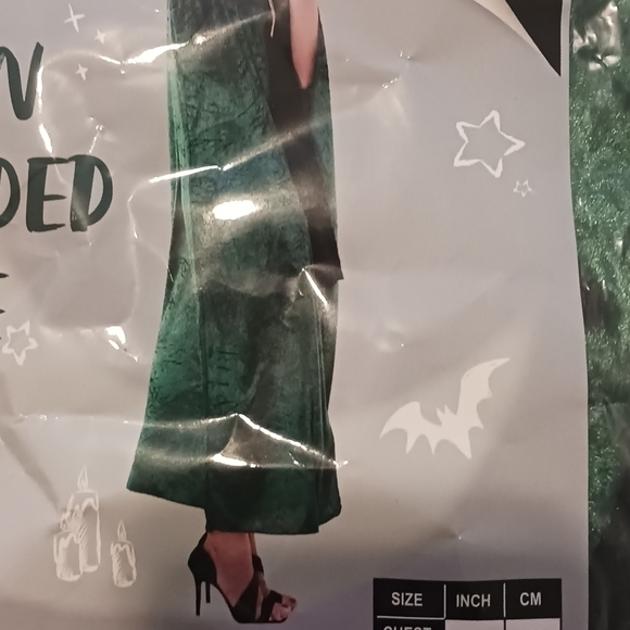 Halloween green hooded cape - Picture 4 of 4